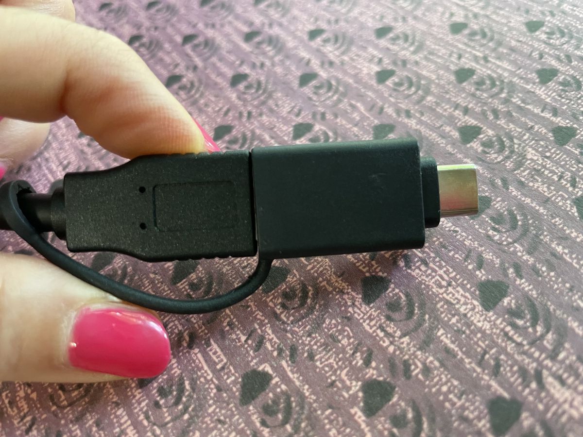 Plugable 7 Port Data And Charging Hub Lifestyle Usb C