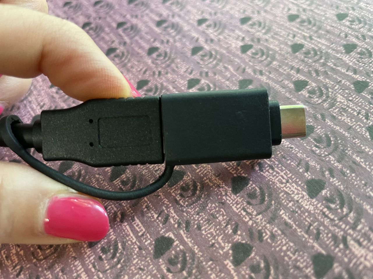 Plugable 7 Port Data And Charging Hub Lifestyle Usb C