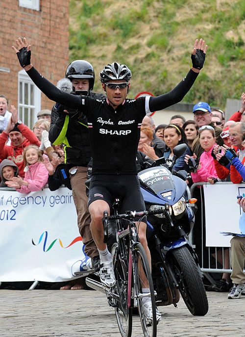 Chris Newton wins the Lincoln GP Cycling Weekly