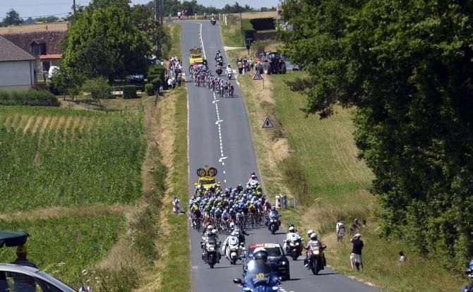 Echelons form on stage 13 of the Tour de France