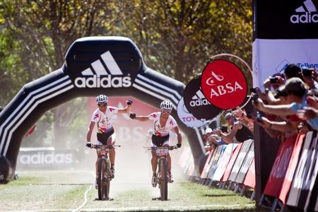 Christoph Sauser and Burry Stander at the finish