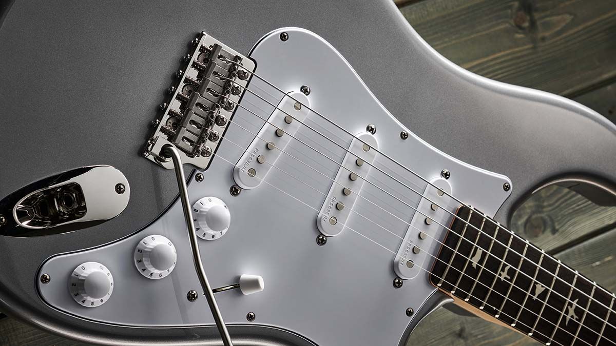PRS USA Silver Sky vs SE Silver Sky
