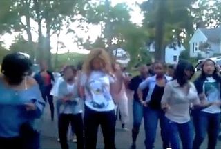 Beyonce - Beyonce from the block joins fans during street dance - Street party - Jay-Z - Celebrity News - Marie Claire