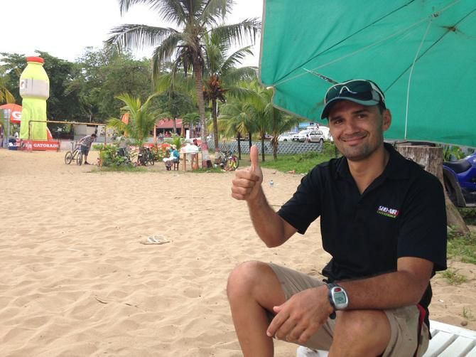 Super soigneur Javier Ruis Arias at the finish line in Puerto Limon