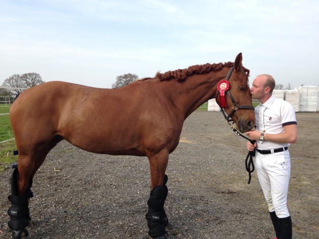 Shaun Poppy winning medium at summerhouse
