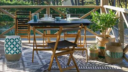 La Redoute Myrton 5-Piece Garden Furniture Set in Acacia in garden