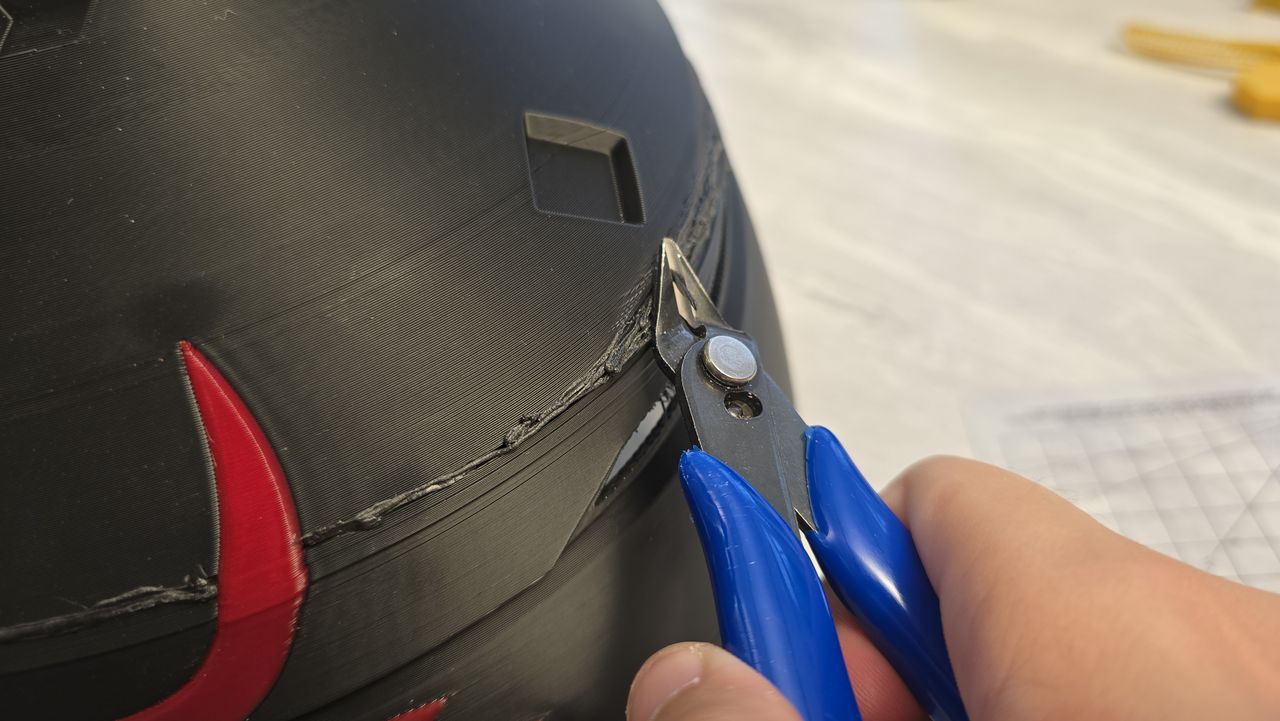 Using a 3D pen for cosplay