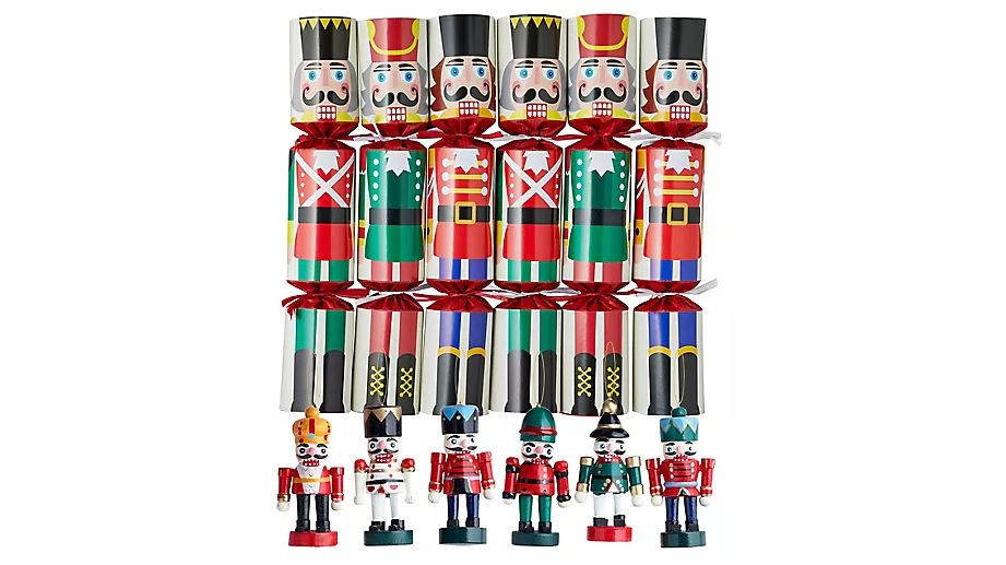 Best Christmas crackers 2024 luxury crackers for the holidays T3