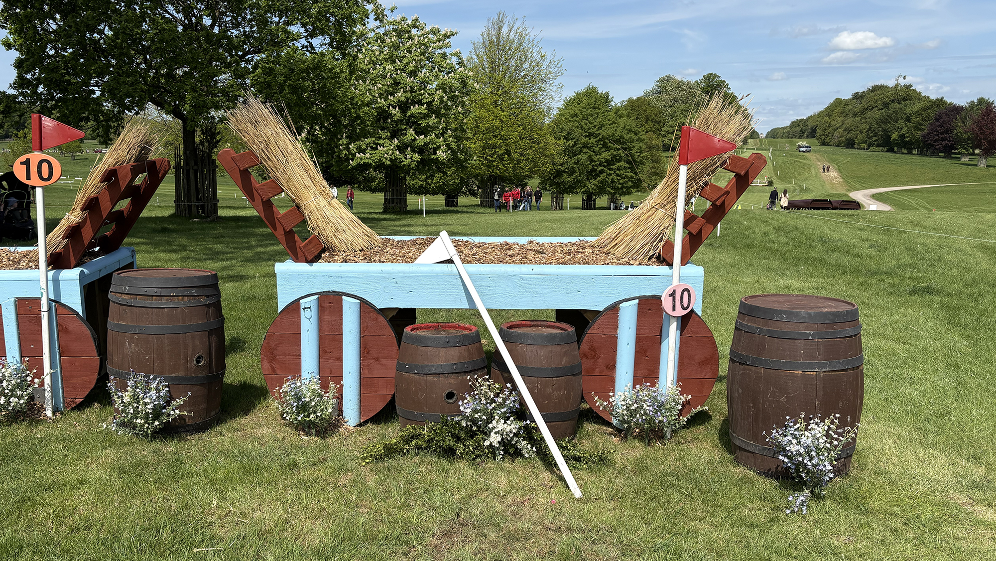 BE100 Badminton grassroots course 2026 fence 10
