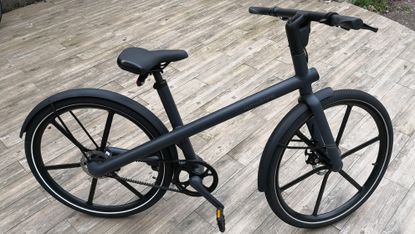 Honbike Uni4 review: Pictured here, the bike displayed on wooden floor