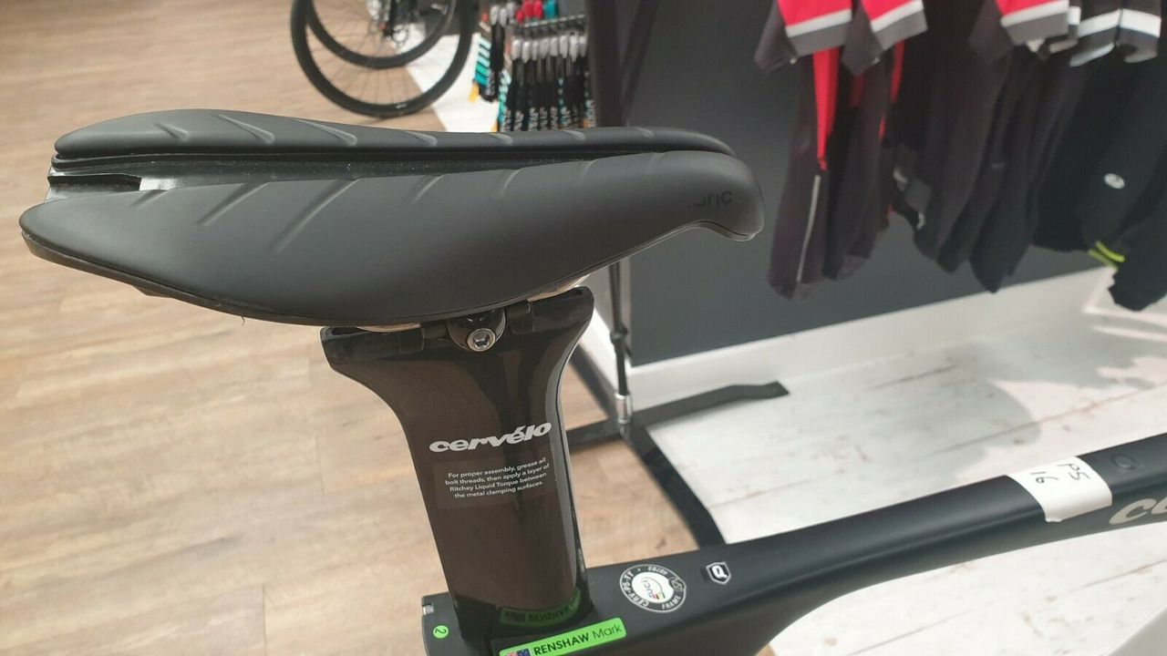 The Fabric Tri saddle