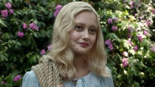 Ella Purnell in Miss Peregrine's Home for Peculiar Children