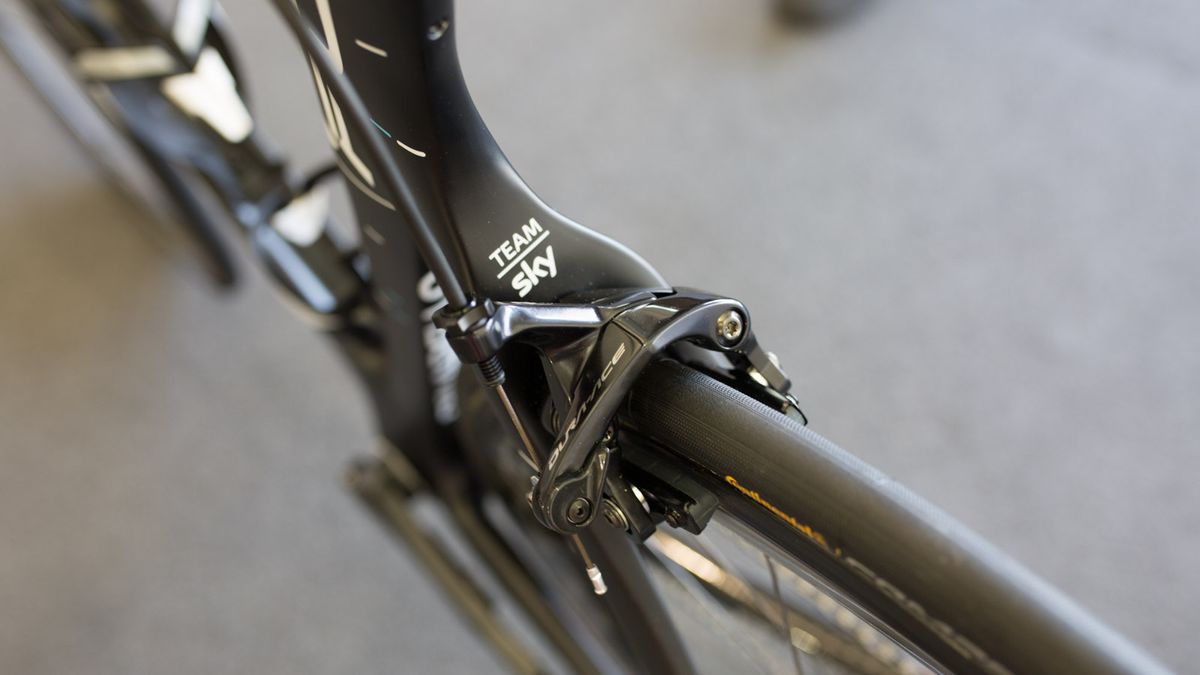 The F10 is equipped with Shimano Dura-Ace 9100 brakes