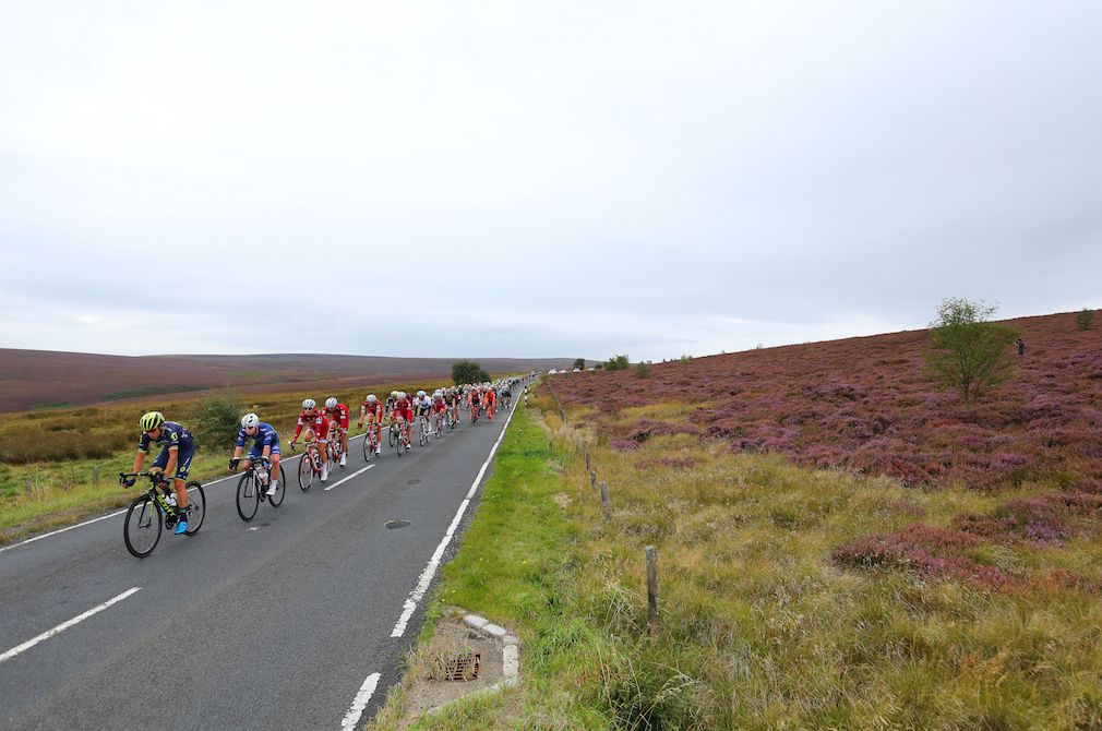 The Tour of Britain peloton on its way to Blyth