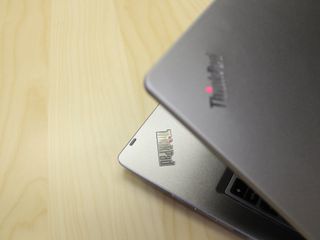 Lenovo ThinkPad Yoga 460 logos