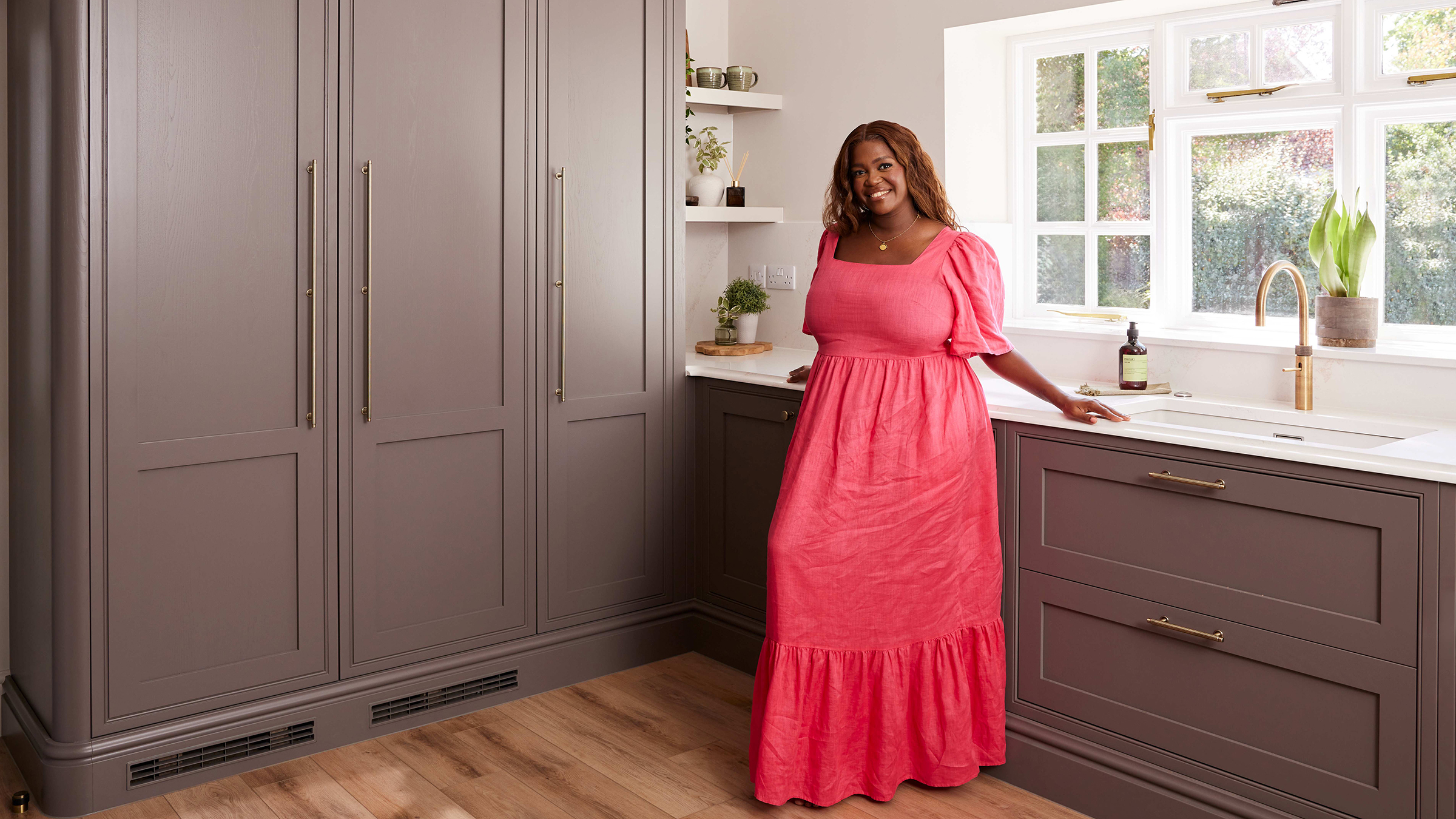 Oti Mabuse howdens kitchen