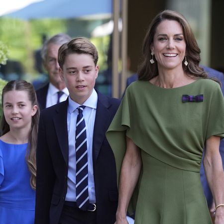 Kate Middleton arrives at Wimbledon 2026 wearing a green dress accompanied by Princess Charlotte and Prince George