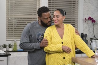 athony anderson and tracee ellis ross in black-ish