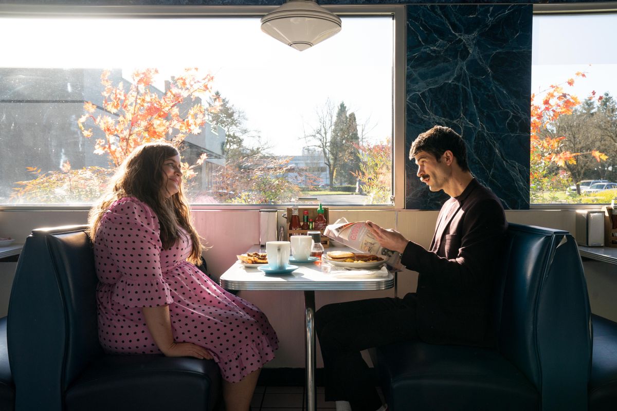 Annie sits down at a diner with a friend on &#039;Shrill&#039;