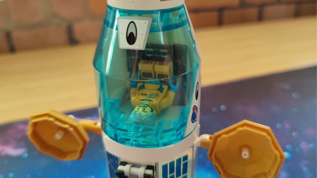 Lego Lunar Research Base