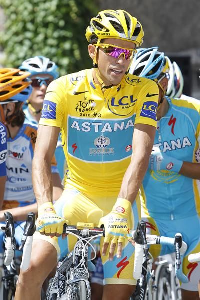 Alberto Contador (Astana) at the start