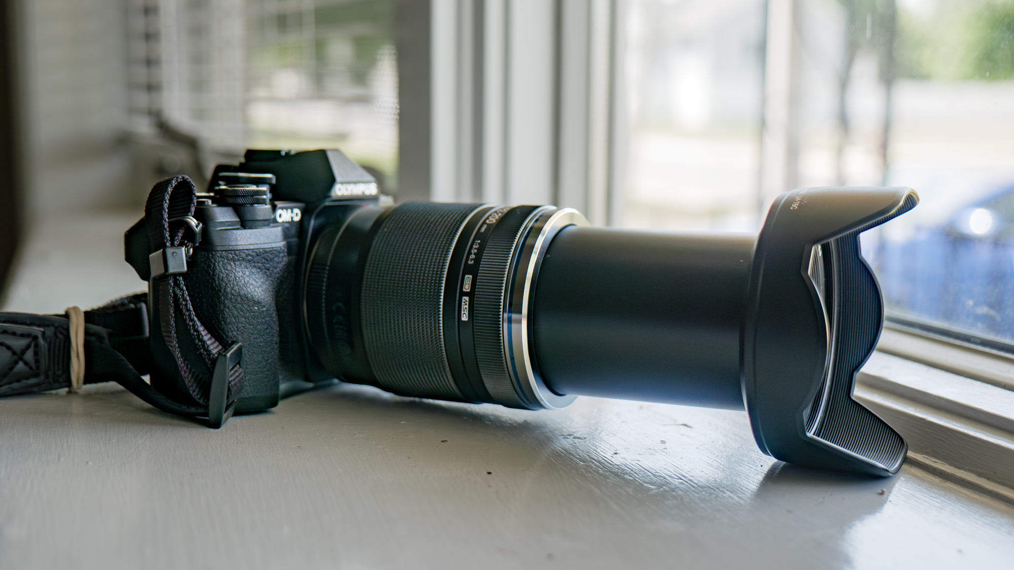 iPhone 17 Pro vs Olympus E-M10 Mark IV.