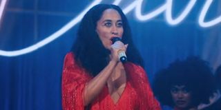 Grace Davis (Tracee Ellis Ross) performing in 'The High Note'