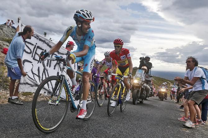 Fabio Aru (Astana) and Alberto Contador (Tinkoff-Saxo)