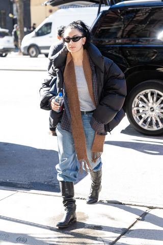 Jeans with boots celebrities: Charli XCX