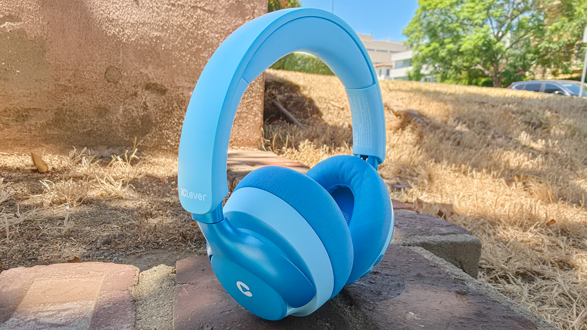 iClever Q950 kid headphones