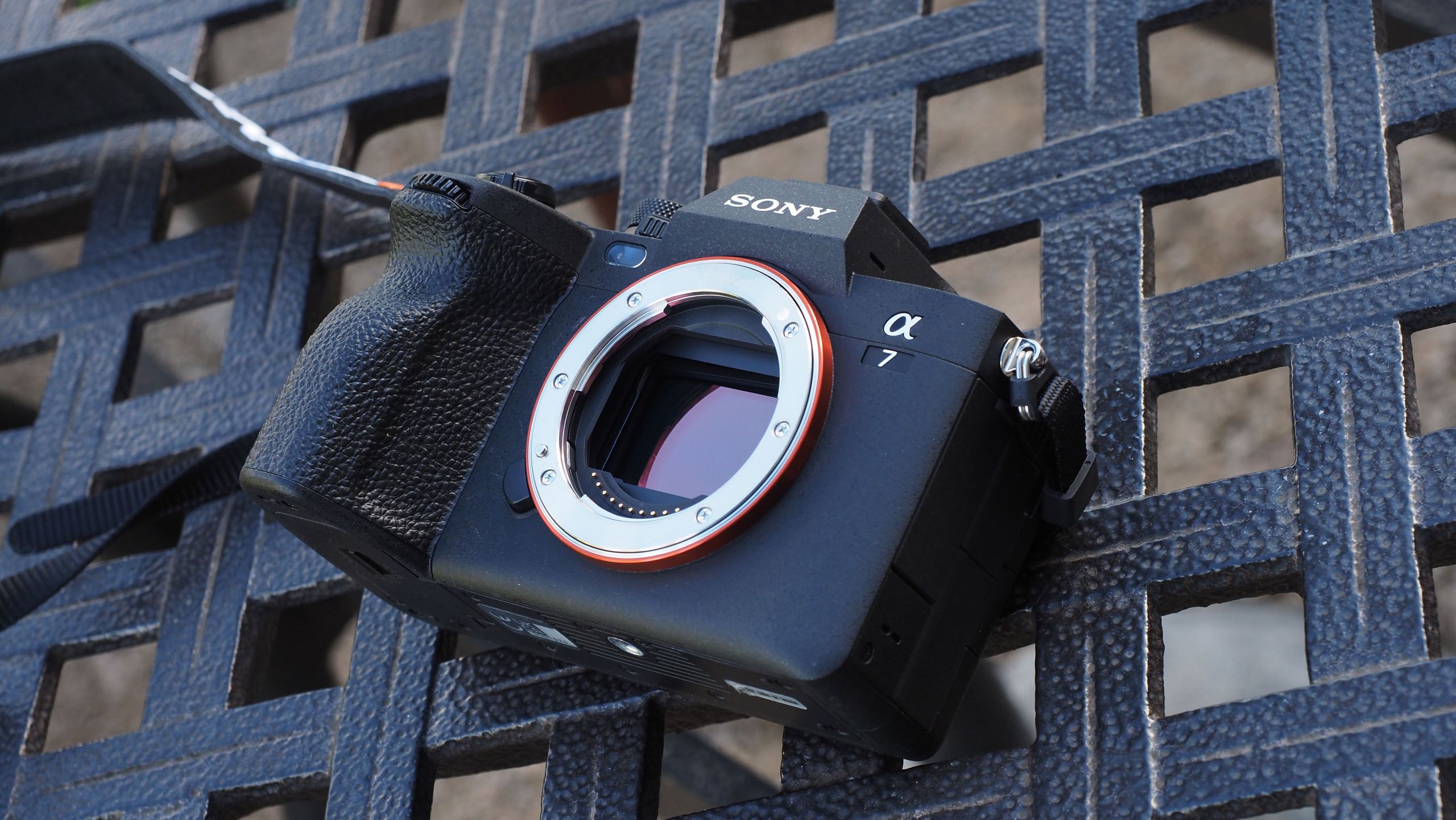 It’s back! The paused major firmware update for the Sony A7 IV has been ...