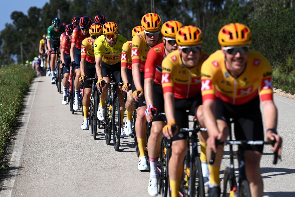 UN-X in formation at the Volta ao Algarve
