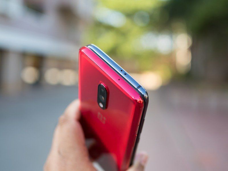 OnePlus 7 vs. Xiaomi Mi 9