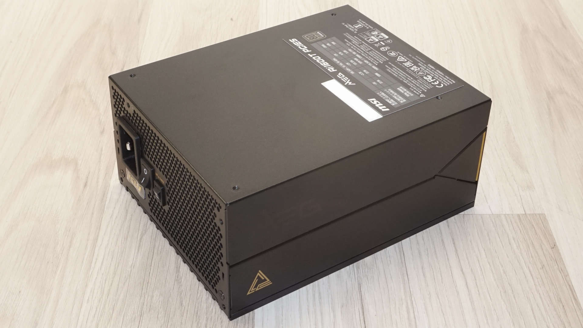 MSI MEG AI1600T PCIE5 Titanium PSU