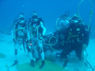 NEEMO 16 Divers and Sub