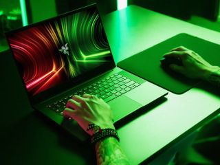 Razer Blade 14 2021 Life Press