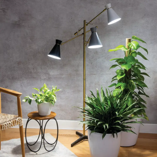 Adjustable 3-Arm Grow Lamp