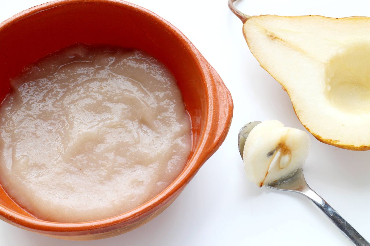 Baby pear puree 