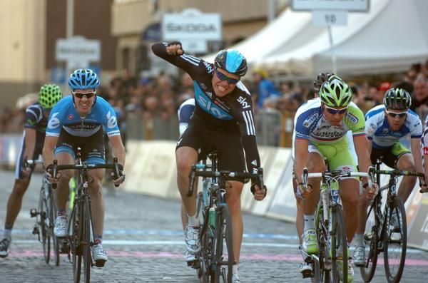 Edvald Boasson Hagen (Sky Procycling) proves how fast he can sprint