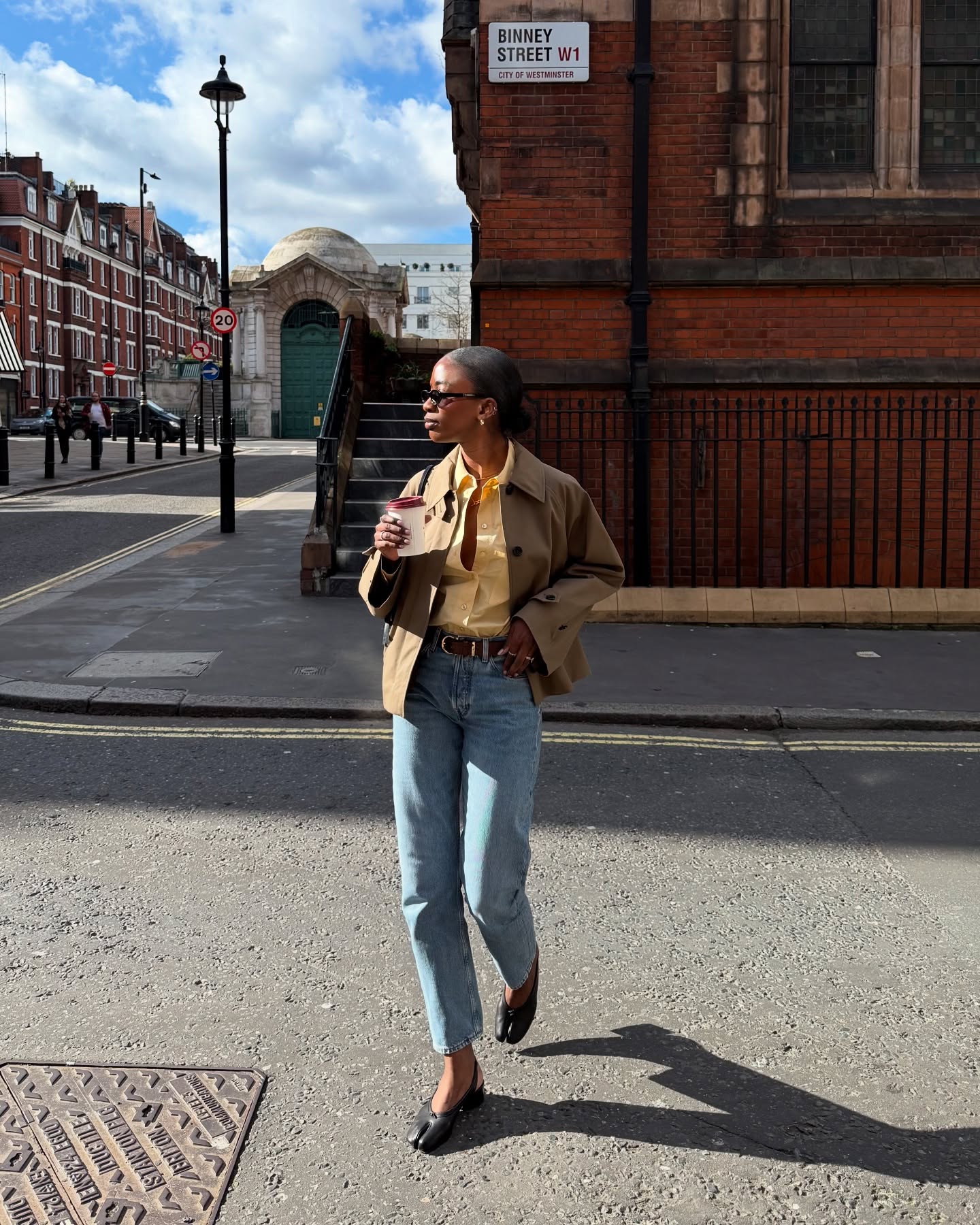 Stylish influencers wearing autumn jeans outfits