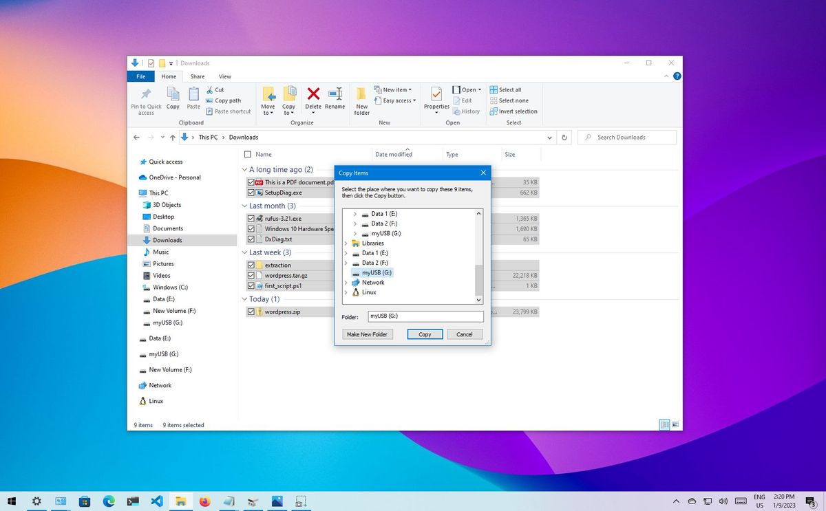 How to transfer files from a USB flash drive to a PC on Windows 10