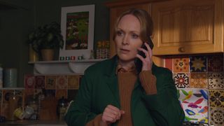 Vanessa Woodfield snaffles Rhona's mobile and intercepts an important message…