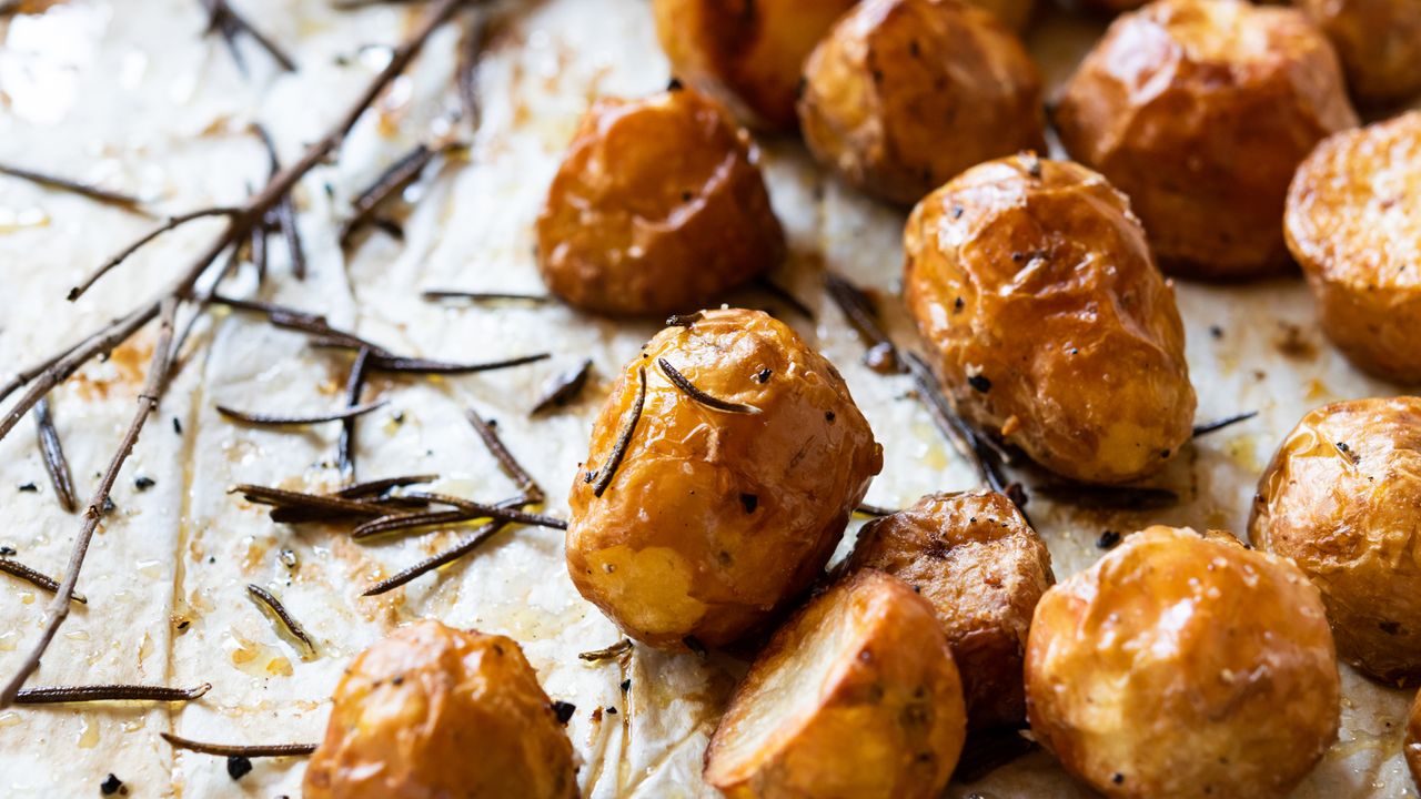 How to cook roast potatoes