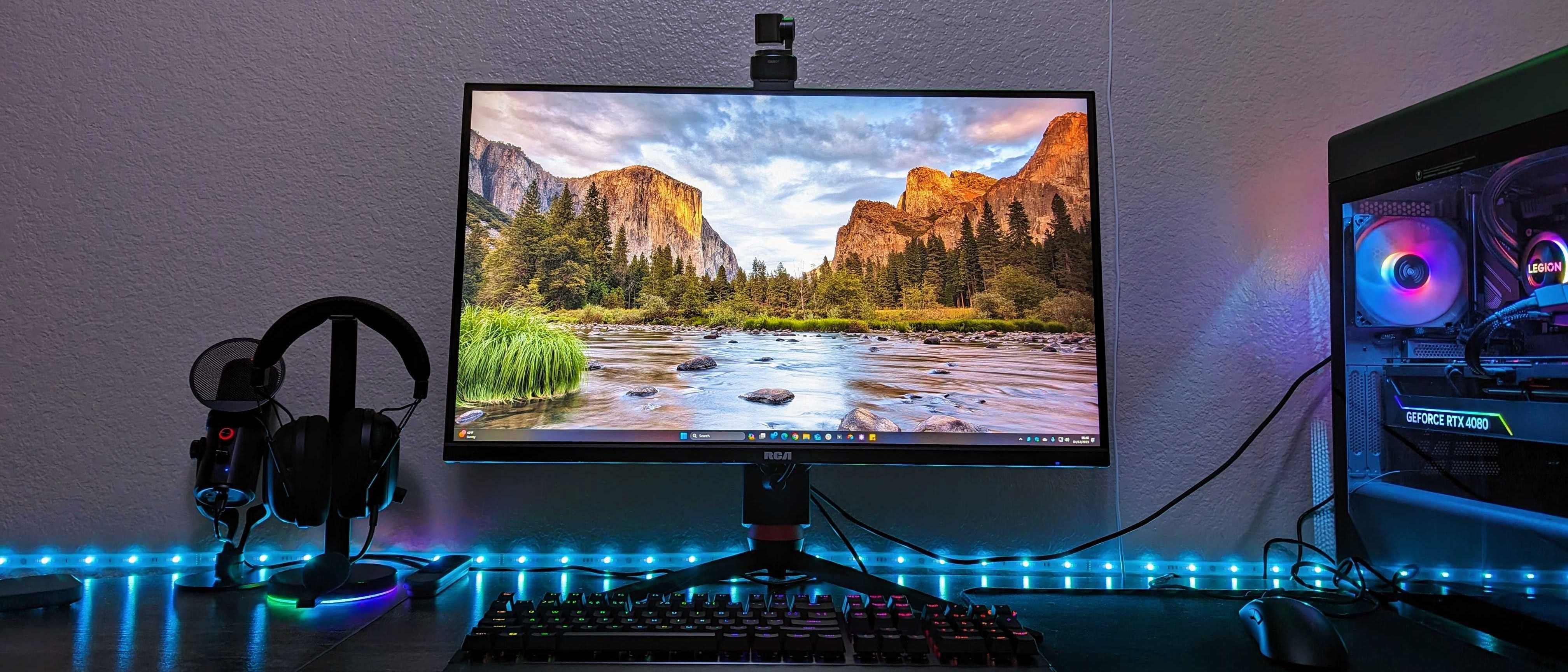 Alienware Gaming Monitor - 27-inch (2560 x 1440) 240Hz Display (DP 1.4),  1ms Response Time, NVIDIA G-Sync, Preset OSD Modes,  Height/Tilt/Swivel/Pivot Adjustability - Lunar Light AW2723DF 