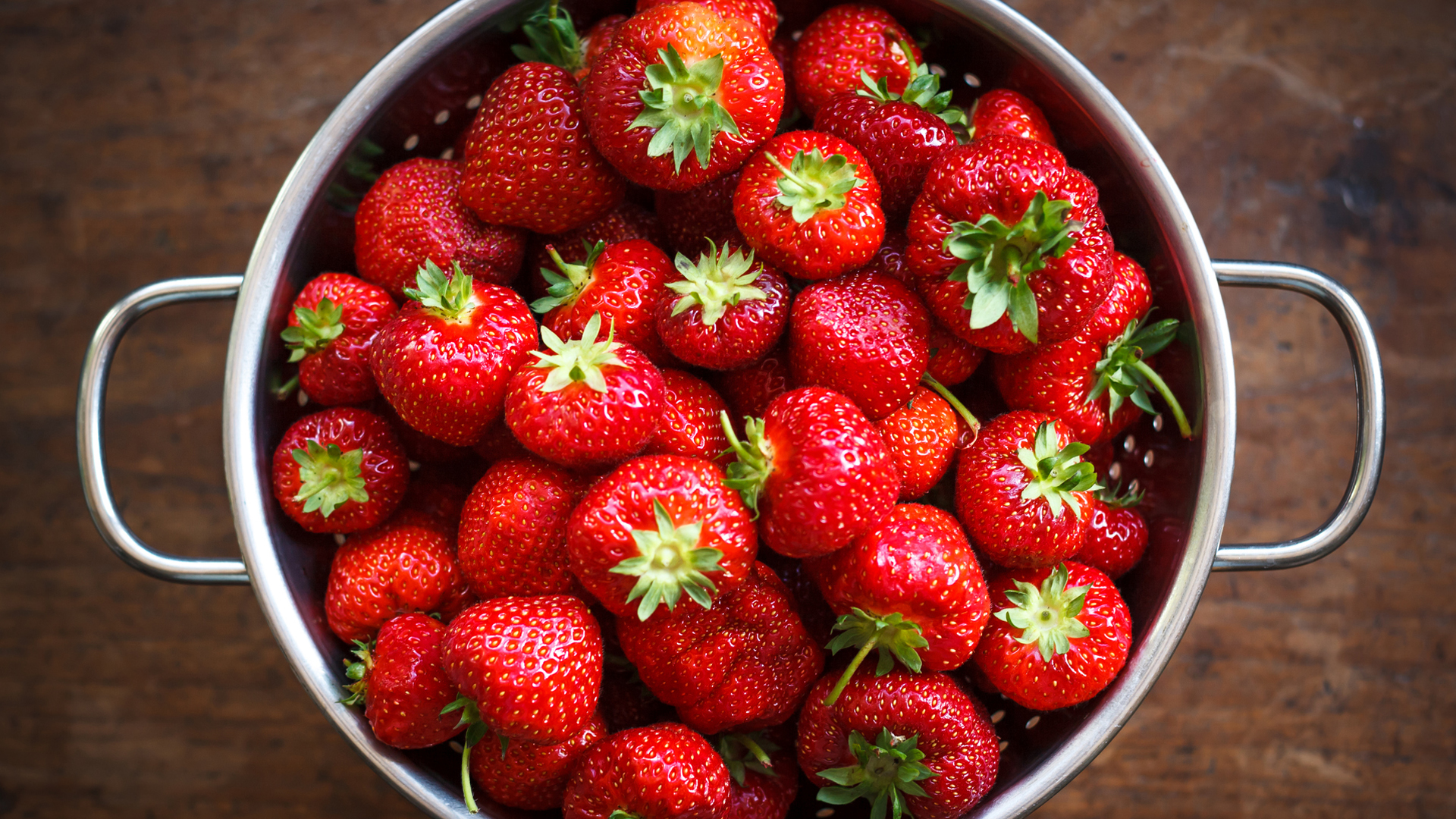 Strawberries are a good low sugar fruit