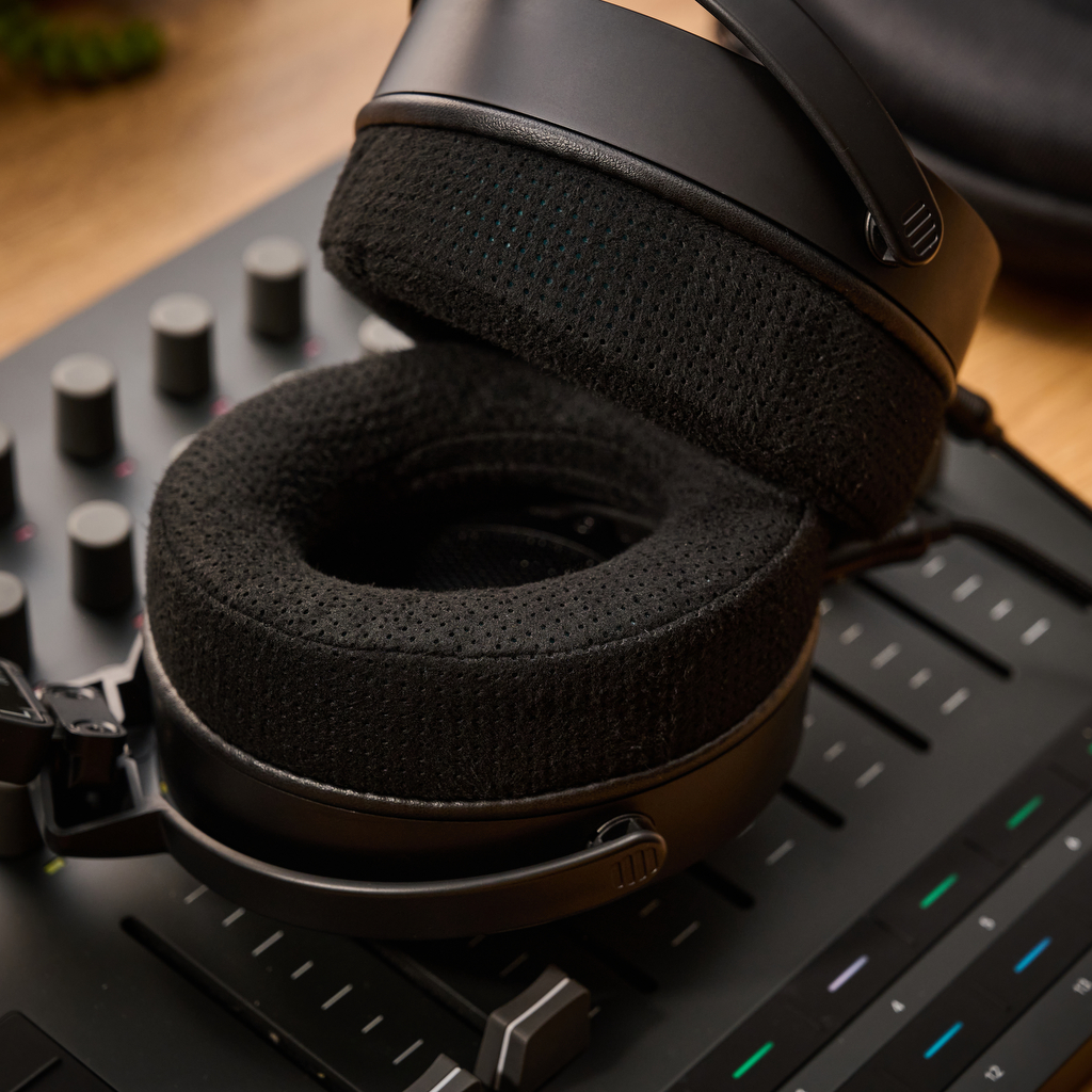 Hedd Audio D1 headphones