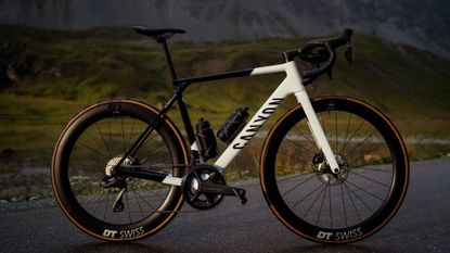 Canyon ultimate cf sl best sale disc 8.0 di2 aero