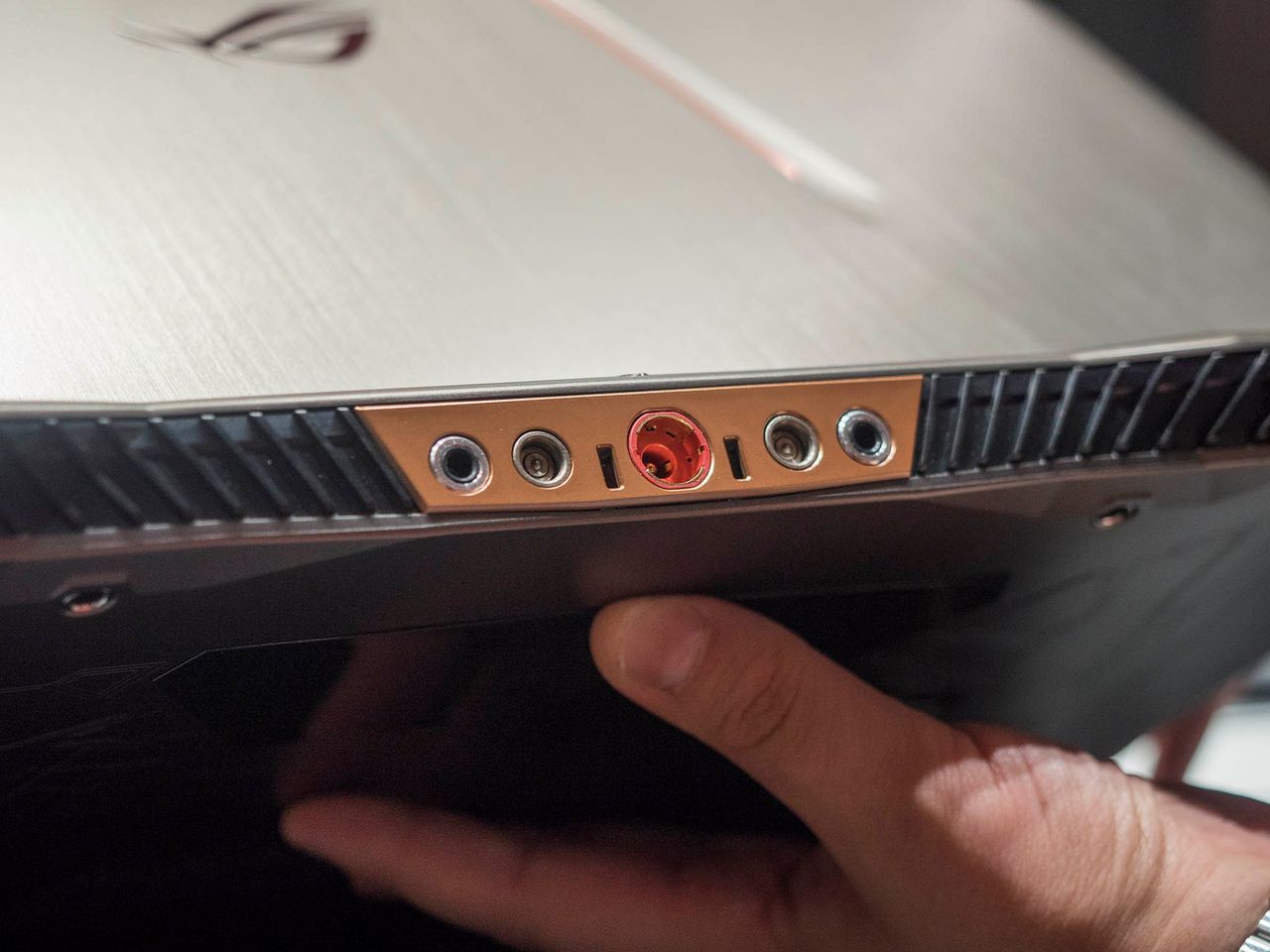 ASUS ROG GX700