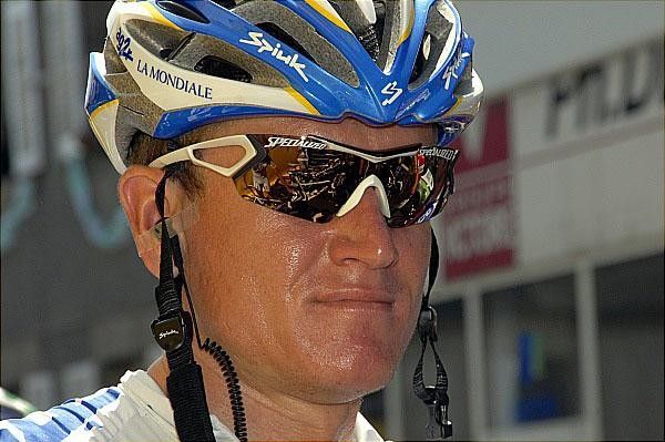 Vladimir Efimkin put in a brilliant attack on the final climb, but couldn't hold the effort.