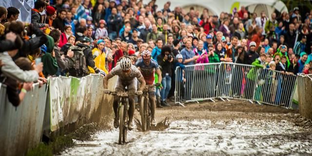 Nino Schurter (Scott Swisspower) outsprints Julien Absalon (BMC) at the BMC Cup in Solothurn